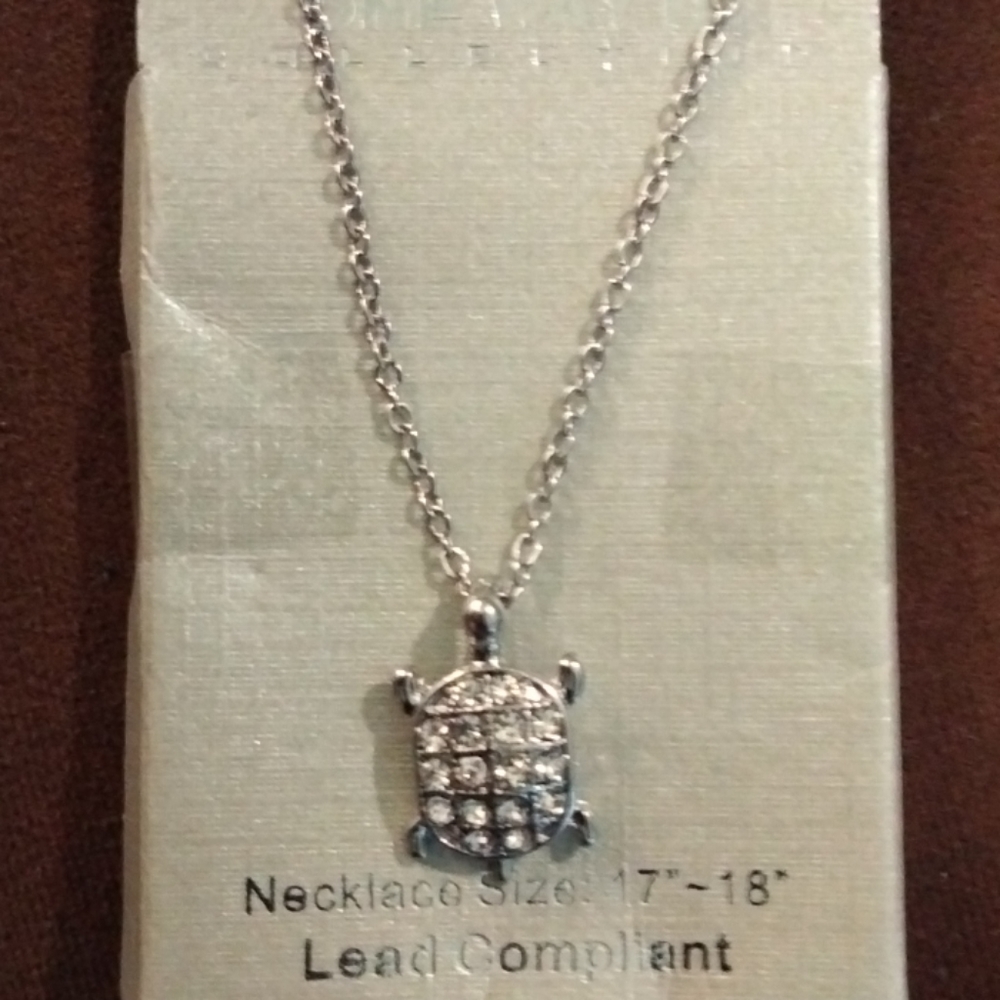 Turtle Necklace 🧁🧁🧁🧁🧁 - Picture 2 of 5